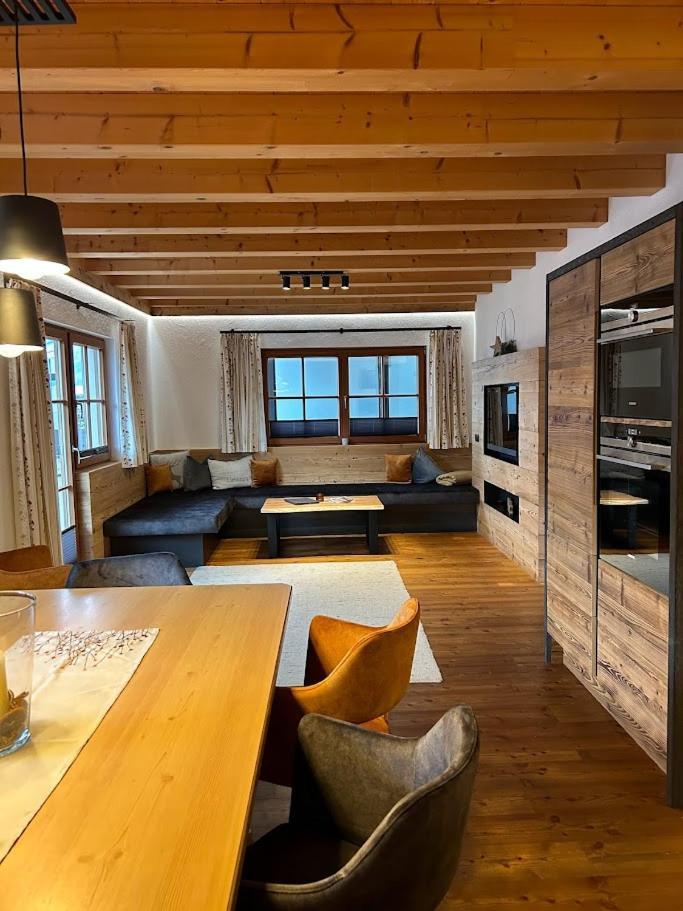 Feriendorf Joggler - Chalets Nahe Der Gondel Zell am Ziller Luaran gambar